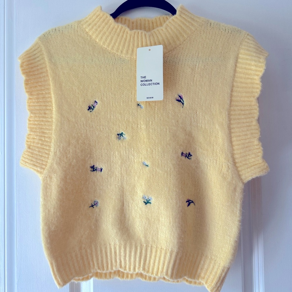 BBWM, size small, yellow sweater vest